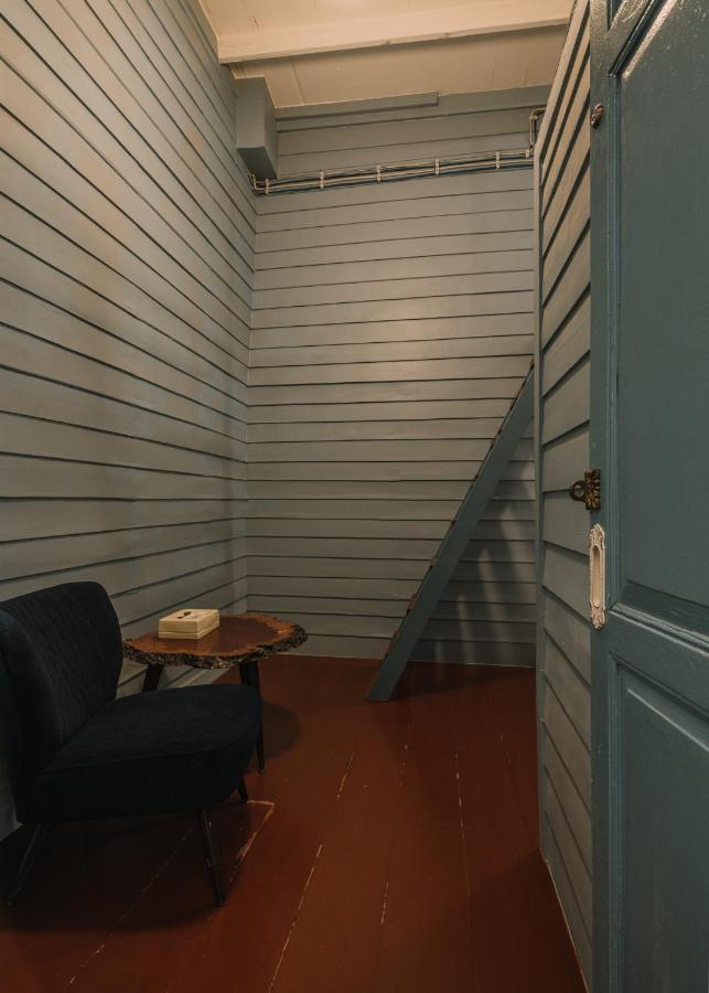Lhong Yaowarat Hostel Bangkok Exterior photo