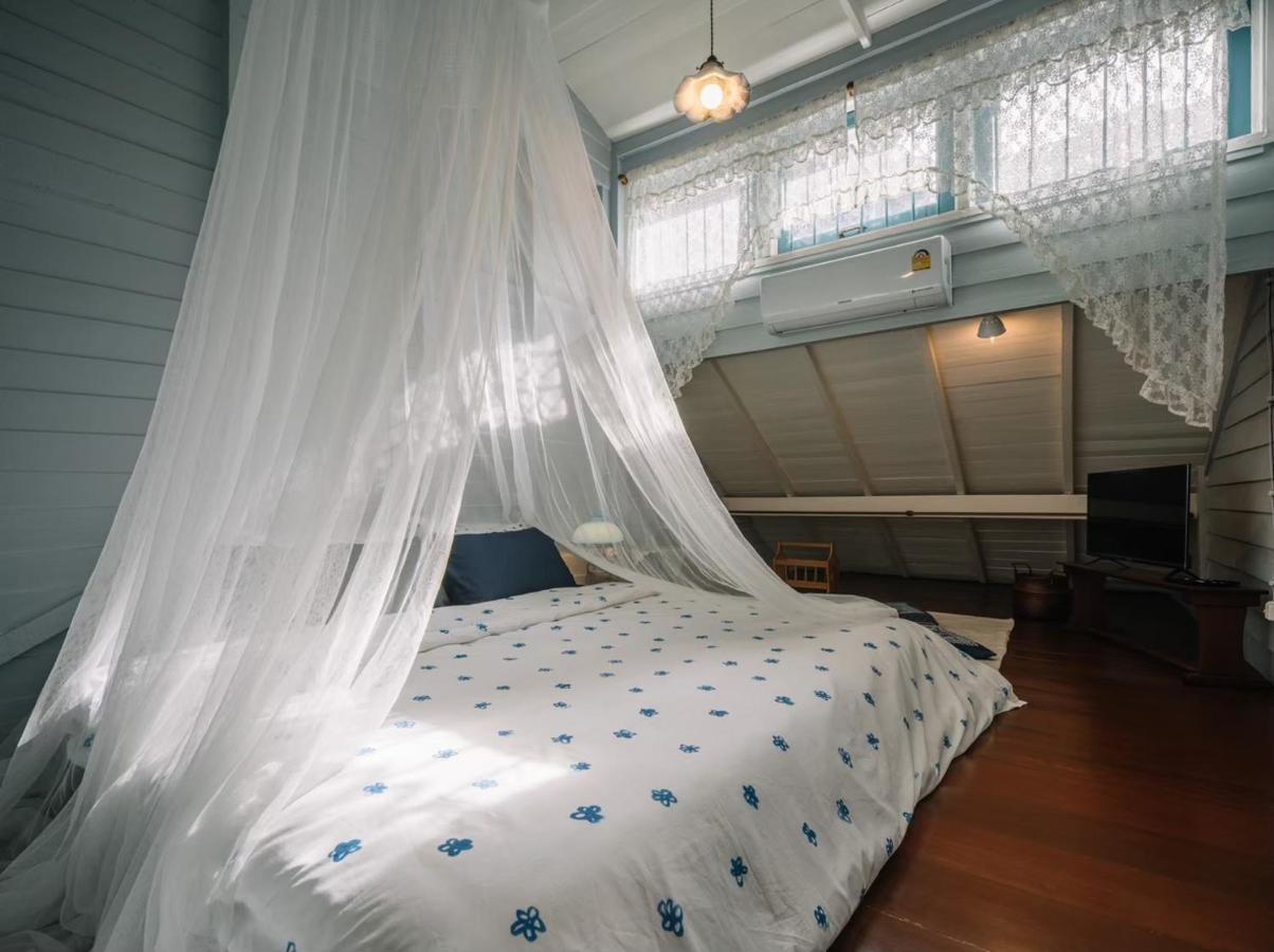 Lhong Yaowarat Hostel Bangkok Exterior photo